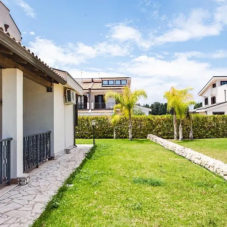 Casa Isola Con Giardino By Wonderful Italy *
